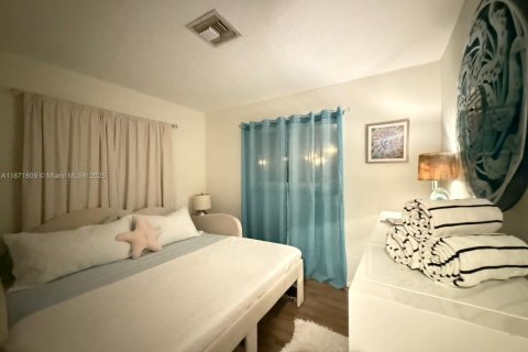 House in Fort Lauderdale, Florida 3 bedrooms, 116.59 sq.m. № 1920023 - photo 26