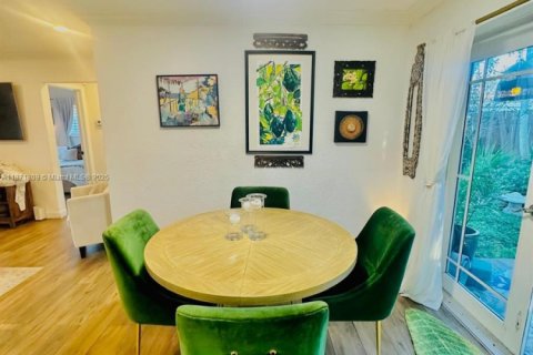 House in Fort Lauderdale, Florida 3 bedrooms, 116.59 sq.m. № 1920023 - photo 25