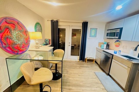 House in Fort Lauderdale, Florida 3 bedrooms, 116.59 sq.m. № 1920023 - photo 28