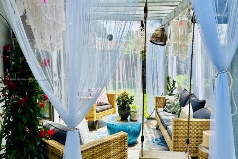 House in Fort Lauderdale, Florida 3 bedrooms, 116.59 sq.m. № 1920023 - photo 30