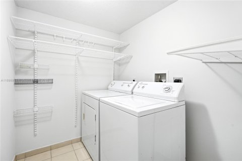 Copropriété à vendre à Miami, Floride: 2 chambres, 126.16 m2 № 1951004 - photo 18