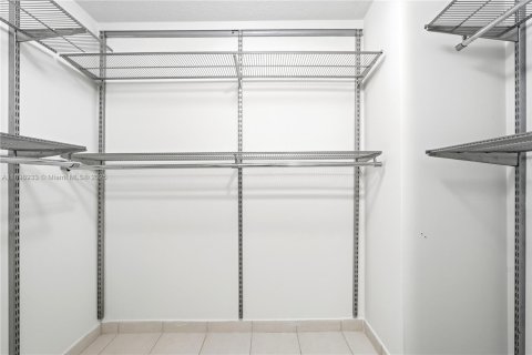 Copropriété à vendre à Miami, Floride: 2 chambres, 126.16 m2 № 1951004 - photo 16