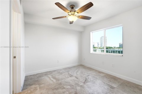 Copropriété à vendre à Miami, Floride: 2 chambres, 126.16 m2 № 1951004 - photo 9