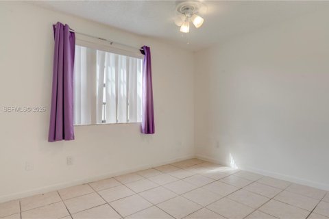 Снять в аренду кондоминиум в Хомстед, Флорида 3 спальни, 111.02м2, № 2002610 - фото 9