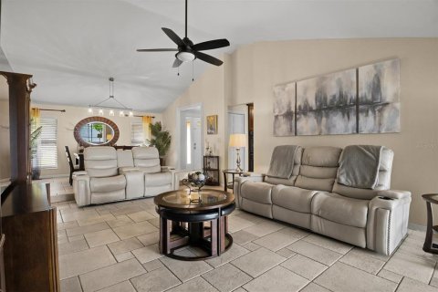 Villa ou maison à vendre à Auburndale, Floride: 4 chambres, 221.85 m2 № 2312458 - photo 14