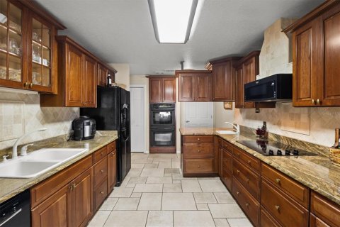 Villa ou maison à vendre à Auburndale, Floride: 4 chambres, 221.85 m2 № 2312458 - photo 16