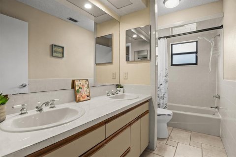 Villa ou maison à vendre à Auburndale, Floride: 4 chambres, 221.85 m2 № 2312458 - photo 23