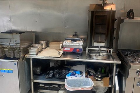 Купить коммерческую недвижимость в Майами, Флорида № 1969297 - фото 20