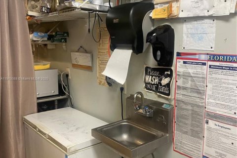 Купить коммерческую недвижимость в Майами, Флорида № 1969297 - фото 30