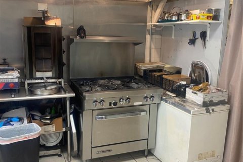 Купить коммерческую недвижимость в Майами, Флорида № 1969297 - фото 18