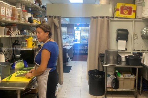 Купить коммерческую недвижимость в Майами, Флорида № 1969297 - фото 29