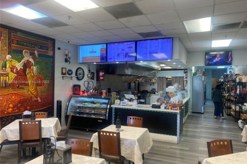 Купить коммерческую недвижимость в Майами, Флорида № 1969297 - фото 6