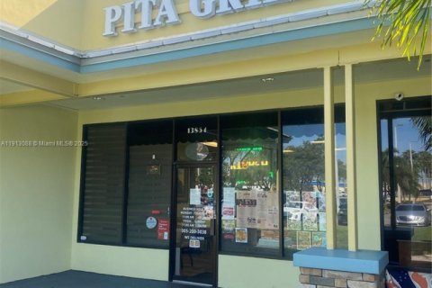 Купить коммерческую недвижимость в Майами, Флорида № 1969297 - фото 1