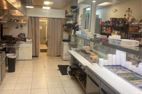 Купить коммерческую недвижимость в Майами, Флорида № 1969297 - фото 15