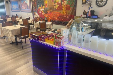 Купить коммерческую недвижимость в Майами, Флорида № 1969297 - фото 10