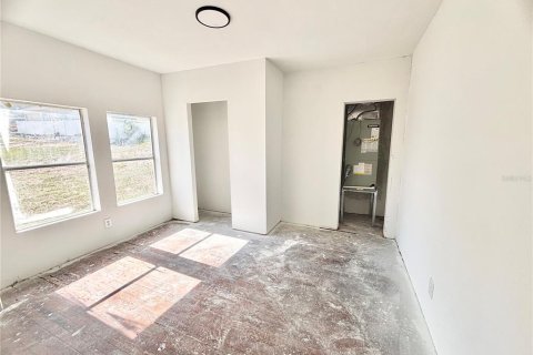 Купить коммерческую недвижимость в Хейнс-Сити, Флорида 126.25м2, № 2212869 - фото 11