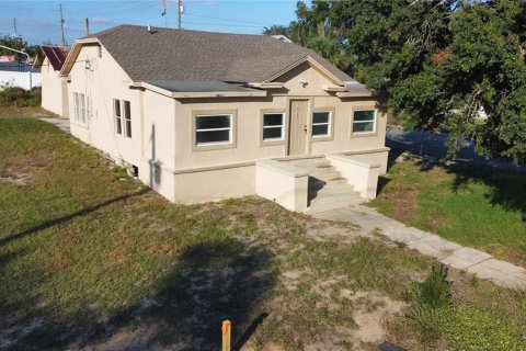 Propiedad comercial en Haines City, Florida 126.25 m2 № 2212869