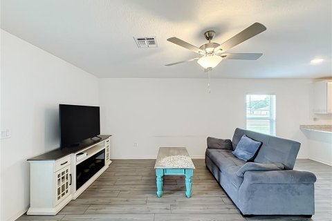 Villa ou maison à vendre à Astatula, Floride: 4 chambres, 171.31 m2 № 2411609 - photo 23
