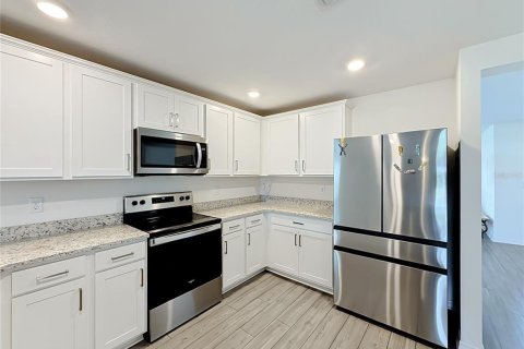 Villa ou maison à vendre à Astatula, Floride: 4 chambres, 171.31 m2 № 2411609 - photo 6
