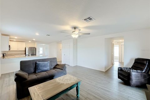 Villa ou maison à vendre à Astatula, Floride: 4 chambres, 171.31 m2 № 2411609 - photo 8
