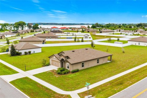 Casa en Astatula, Florida 4 dormitorios, 171.31 m2 № 2411609