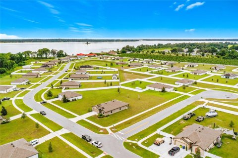 Villa ou maison à vendre à Astatula, Floride: 4 chambres, 171.31 m2 № 2411609 - photo 2