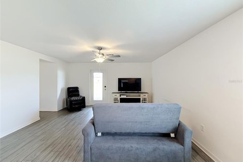 Villa ou maison à vendre à Astatula, Floride: 4 chambres, 171.31 m2 № 2411609 - photo 22