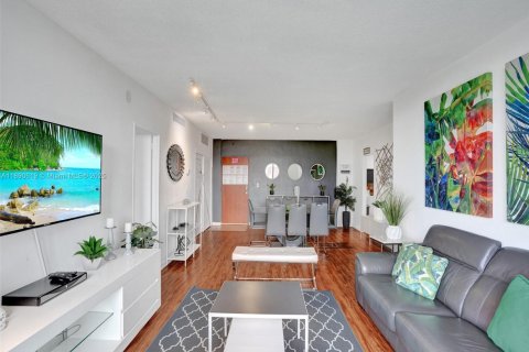 Купить кондоминиум в Холливуд, Флорида 2 спальни, 109.25м2, № 1943429 - фото 15