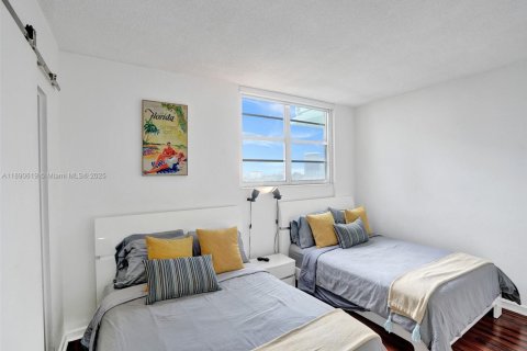 Купить кондоминиум в Холливуд, Флорида 2 спальни, 109.25м2, № 1943429 - фото 18