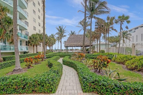 Купить кондоминиум в Холливуд, Флорида 2 спальни, 109.25м2, № 1943429 - фото 3
