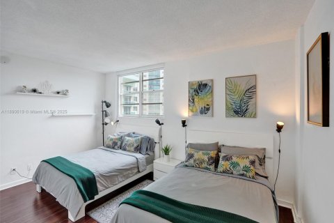 Купить кондоминиум в Холливуд, Флорида 2 спальни, 109.25м2, № 1943429 - фото 22