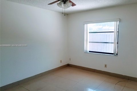 Touwnhouse à louer à Miramar, Floride: 3 chambres № 2066588 - photo 6