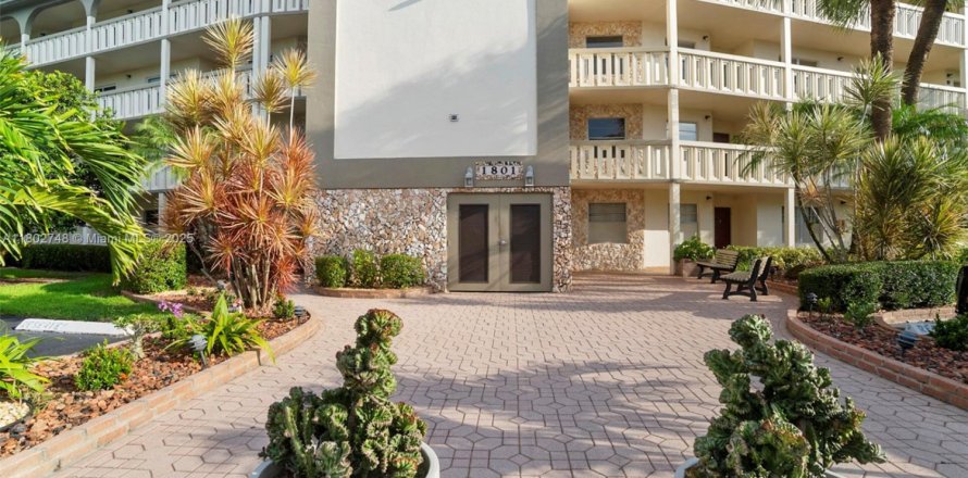 Condo in Coconut Creek, Florida, 2 bedrooms  № 1766617