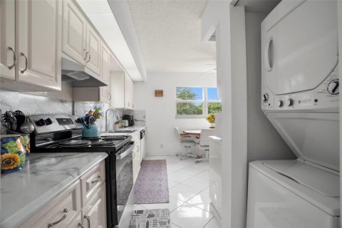 Condo in Coconut Creek, Florida, 2 bedrooms  № 1766617 - photo 7