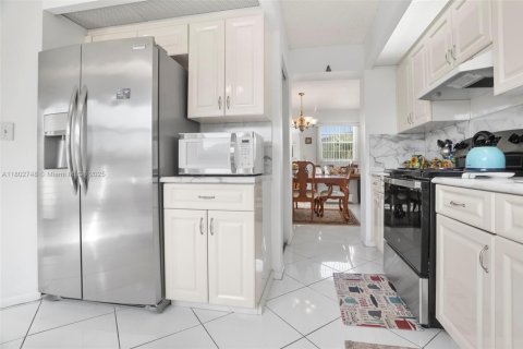 Condo in Coconut Creek, Florida, 2 bedrooms  № 1766617 - photo 10