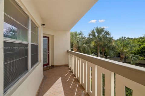 Condo in Coconut Creek, Florida, 2 bedrooms  № 1766617 - photo 2