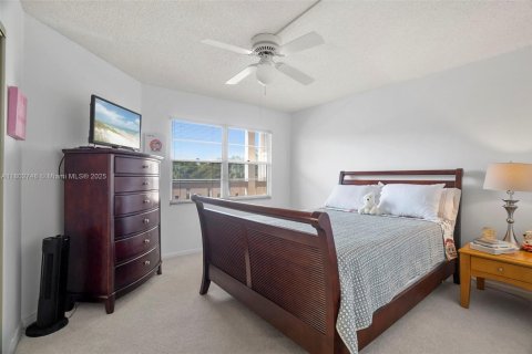 Condo in Coconut Creek, Florida, 2 bedrooms  № 1766617 - photo 21