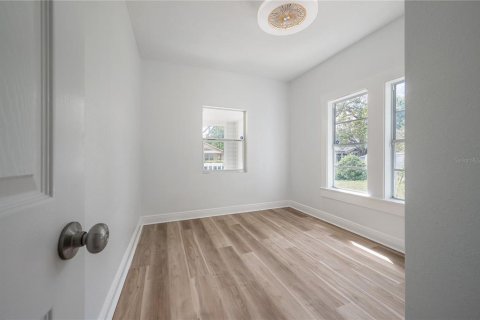 House in Tampa, Florida 3 bedrooms, 134.15 sq.m. № 2117518 - photo 9