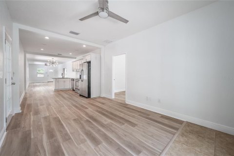 House in Tampa, Florida 3 bedrooms, 134.15 sq.m. № 2117518 - photo 26