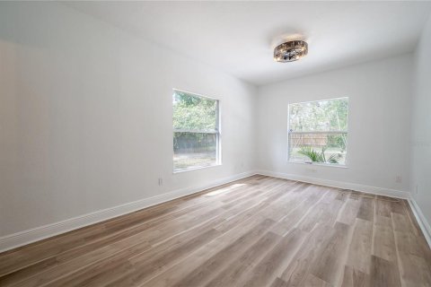 House in Tampa, Florida 3 bedrooms, 134.15 sq.m. № 2117518 - photo 27