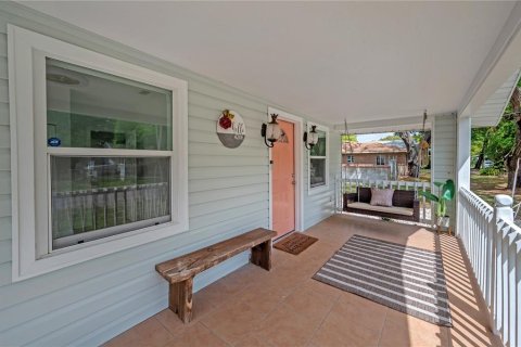 House in Tampa, Florida 3 bedrooms, 134.15 sq.m. № 2117518 - photo 3