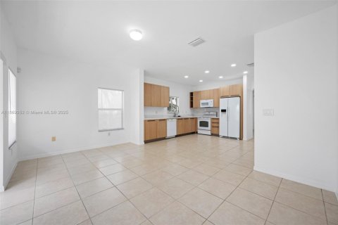 Townhouse in Oakland Park, Florida 3 bedrooms, 139.73 sq.m. № 1896664 - photo 8