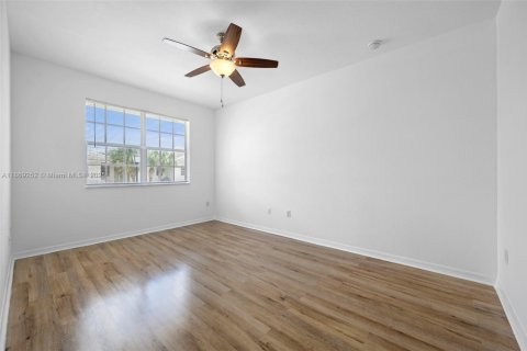 Townhouse in Oakland Park, Florida 3 bedrooms, 139.73 sq.m. № 1896664 - photo 20