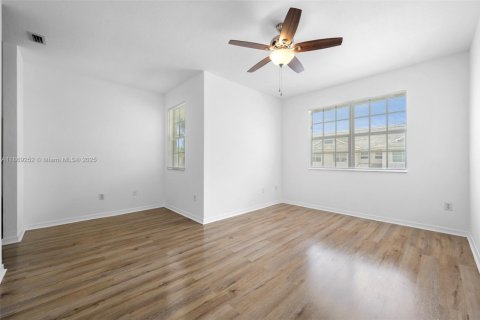 Townhouse in Oakland Park, Florida 3 bedrooms, 139.73 sq.m. № 1896664 - photo 19