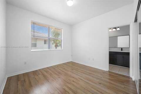 Townhouse in Oakland Park, Florida 3 bedrooms, 139.73 sq.m. № 1896664 - photo 14