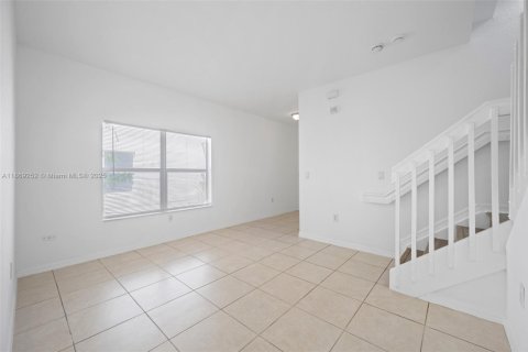 Townhouse in Oakland Park, Florida 3 bedrooms, 139.73 sq.m. № 1896664 - photo 4