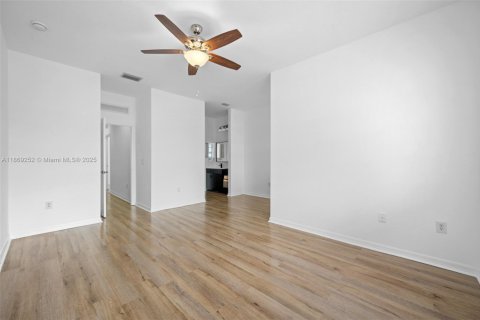 Townhouse in Oakland Park, Florida 3 bedrooms, 139.73 sq.m. № 1896664 - photo 21