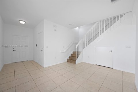 Townhouse in Oakland Park, Florida 3 bedrooms, 139.73 sq.m. № 1896664 - photo 3
