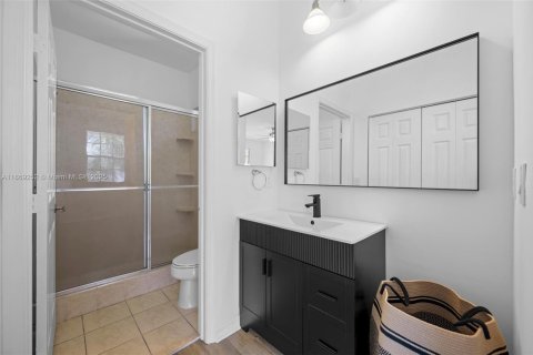 Townhouse in Oakland Park, Florida 3 bedrooms, 139.73 sq.m. № 1896664 - photo 22