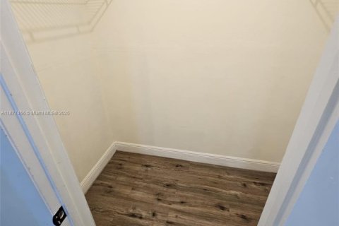 Copropriété à louer à Miramar, Floride: 2 chambres, 92.9 m2 № 1924363 - photo 6